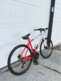 Schwinn Hybrid/City Bike – Disc Brakes, Lights, Tuned Up – $150 OBO