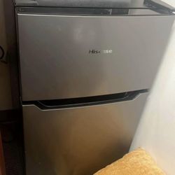 Dorm Style Spacious Refrigerator And Microwave 