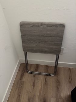 Folding table/desk