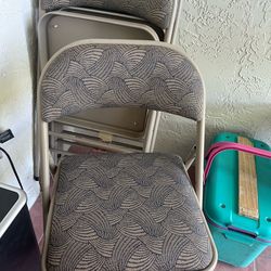 4 folding chairs