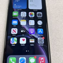 iPhone XR factory unlocked for any carrier 64 GB good condition