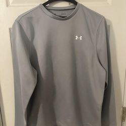 Under Armour Gray HeatGear Long Sleeve Sweatshirt - Size Medium