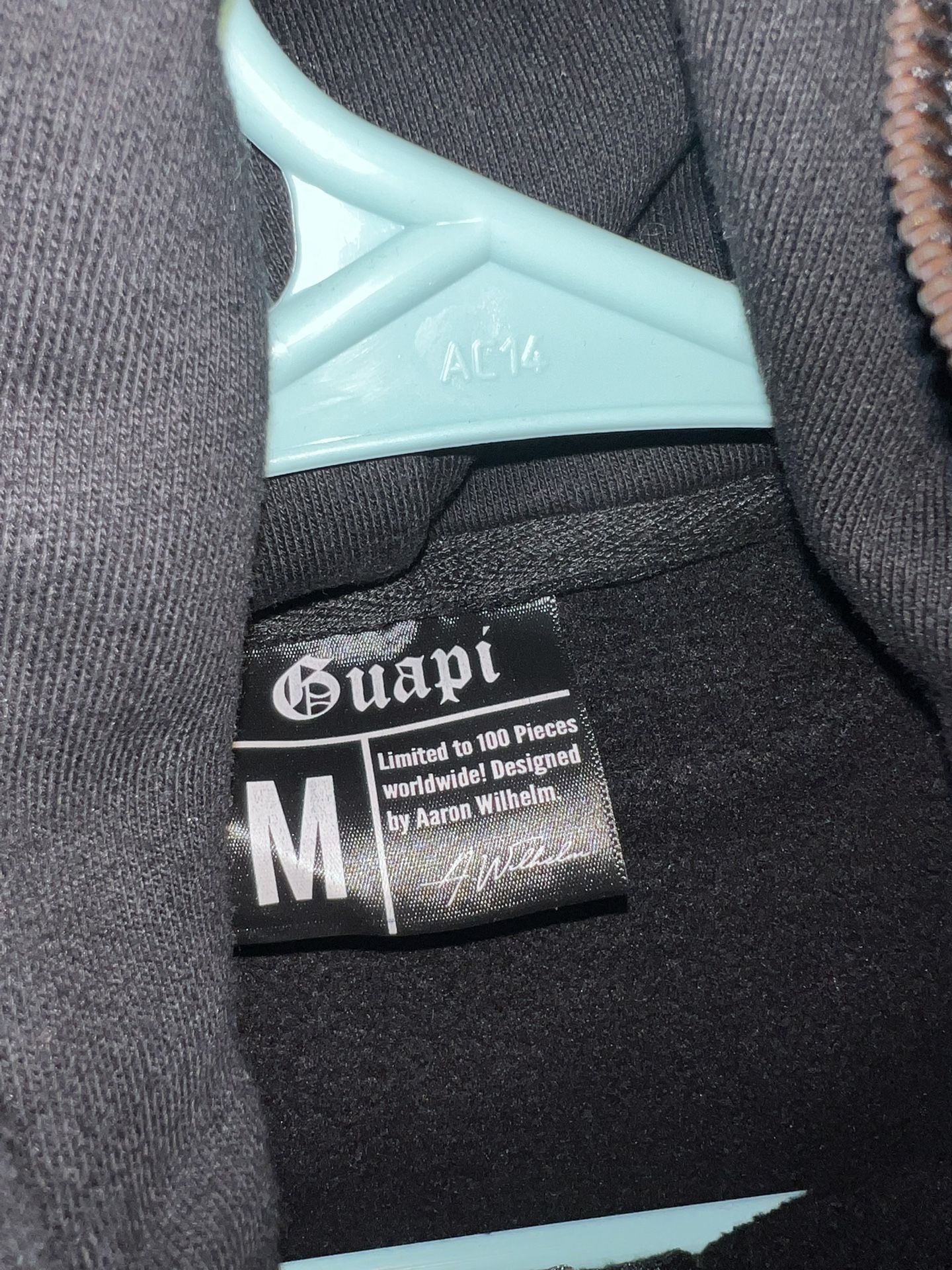 Guapi Hoodie Men's clothing