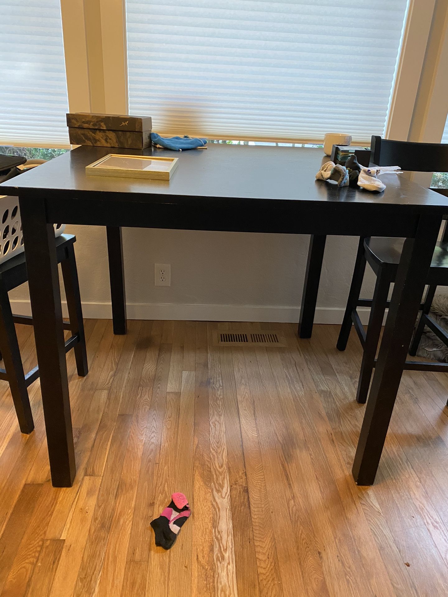 Black table (no chairs)