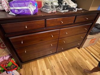 Dresser