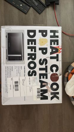 NEW Chefman microwave 0.9 ct