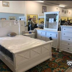 KASLYN PANEL BEDROOM SET QUEEN BED DRESSER NIGHTSTAND AND MİRROR WİTH İNTEREST FREE PAYMENT OPTİONS 