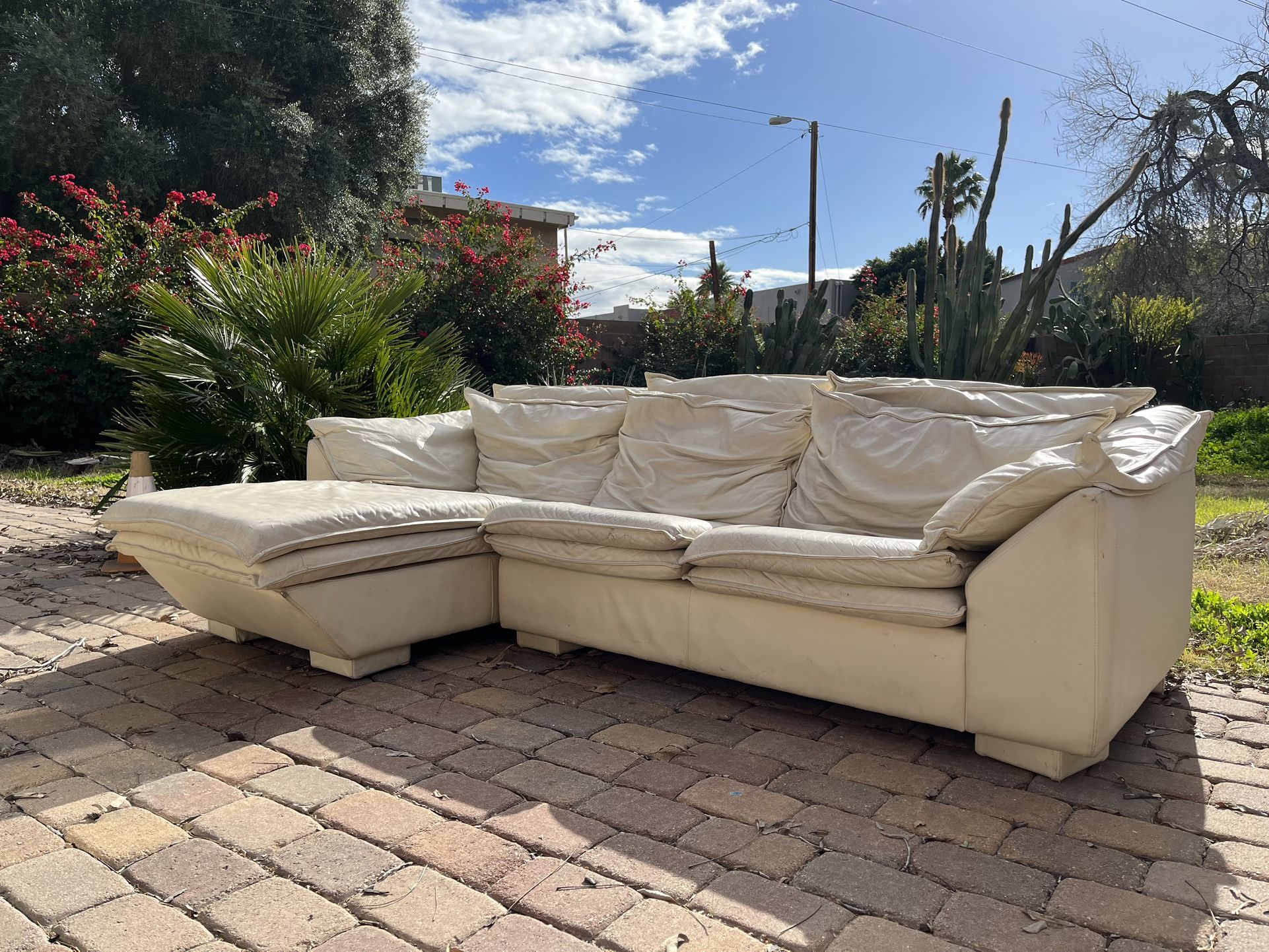 Leather Sectional Couch Free Delivery ๐