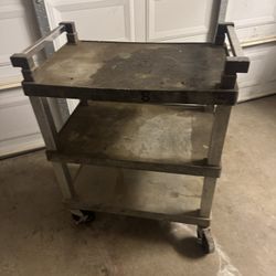 Mesa Para Todo Tipo De Uso Con Ruedas 