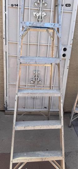 Werner 6 ft Aluminum ladder $40 Gilbert and Ray rd. Check all pics and offers.