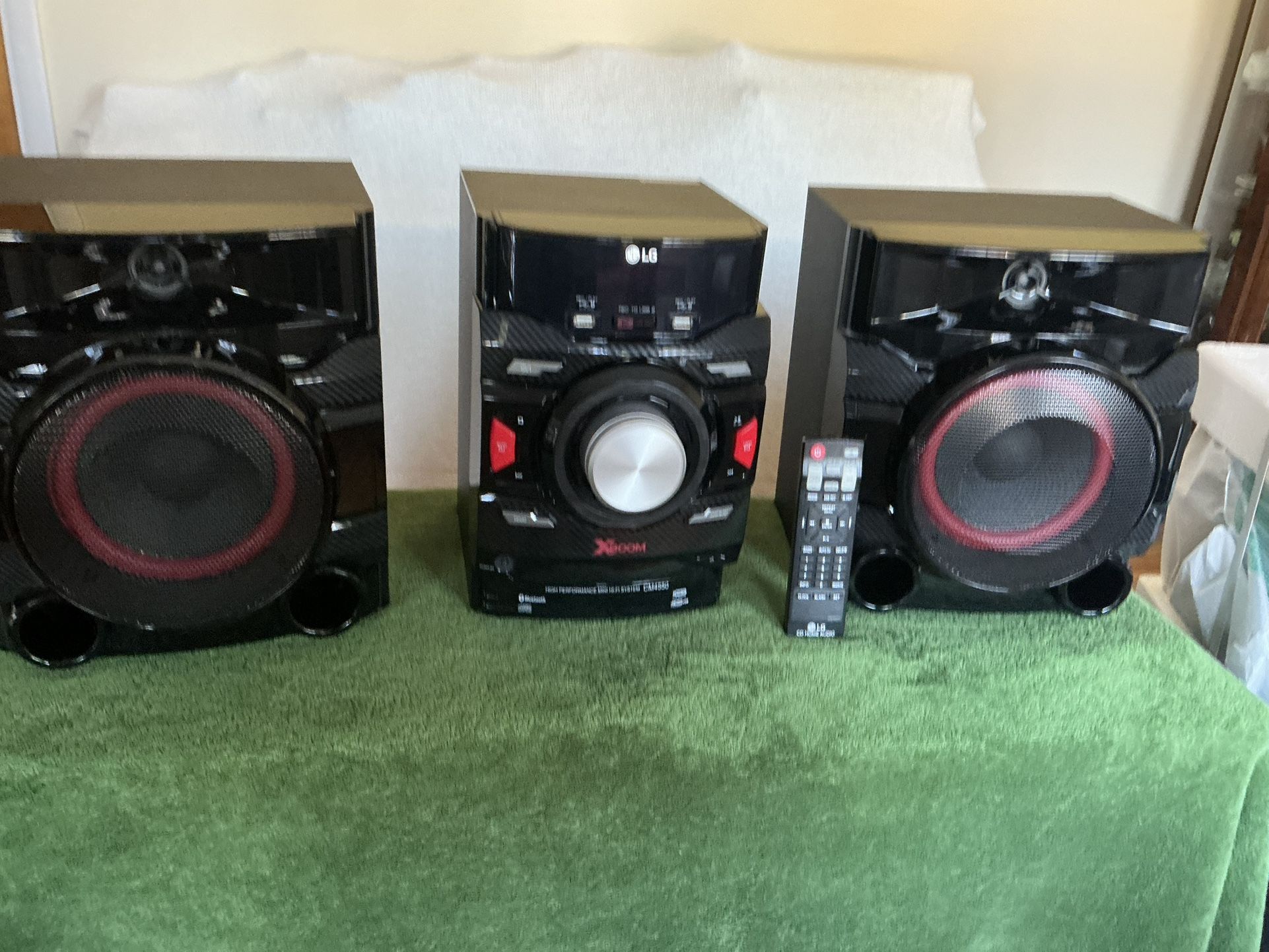 LG CM4550 700W 2.1ch Mini Shelf System with Built-in Subwoofer and Bluetooth