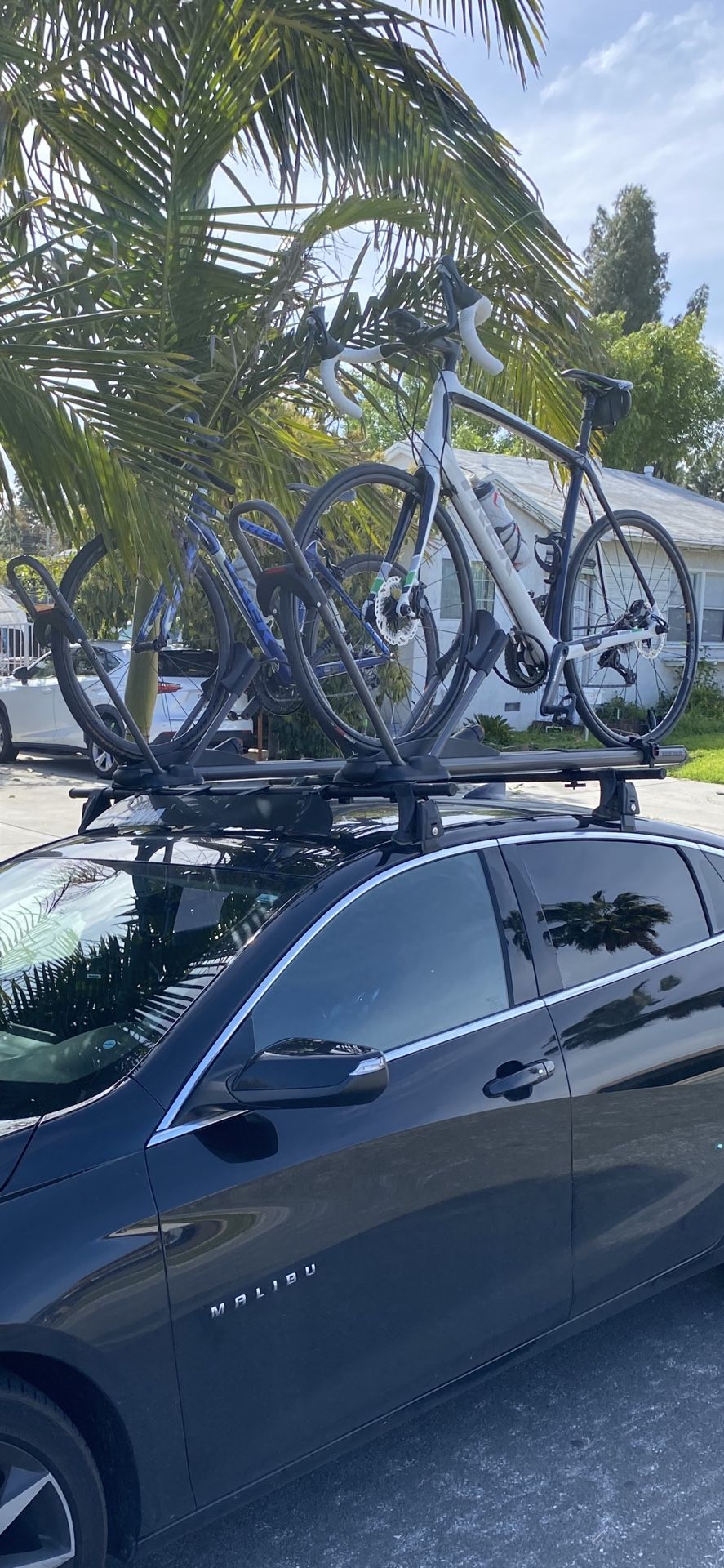 Yakima Roof Rack W/locks & Keys + 2 Frontloader Bike Racks!