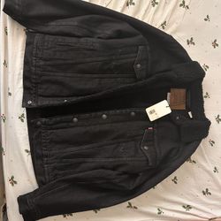Levi's Premium RELAXED FIT SHERPA TRUCKER JACKET *New with Tags*