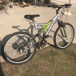 Triax pk7 mountain bike 21 speed hotsell