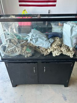 Fish tank 60 gallon aquarium (used)