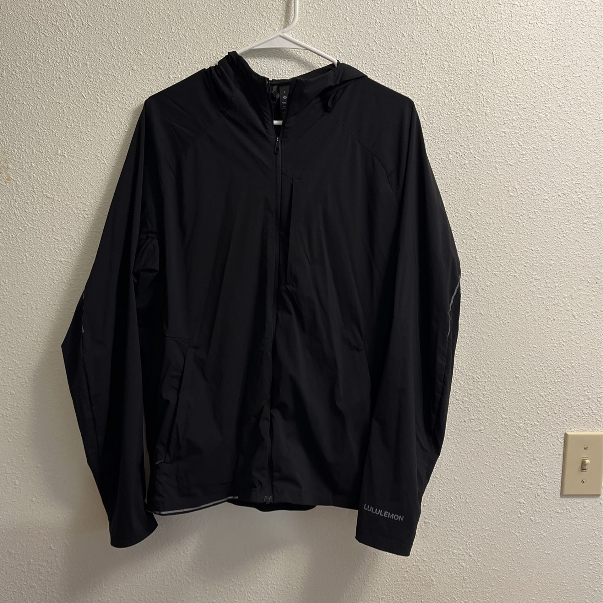 Men’s Windbreaker Lululemon Size Large
