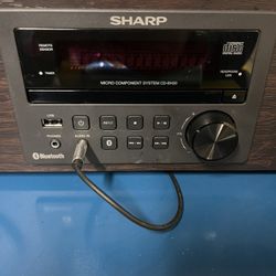 Cd  Player.  Bluetooth. Radio  