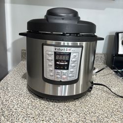 Instant Pot Duo 7-in-1 Electric Pressure Cooker (3 Quart)