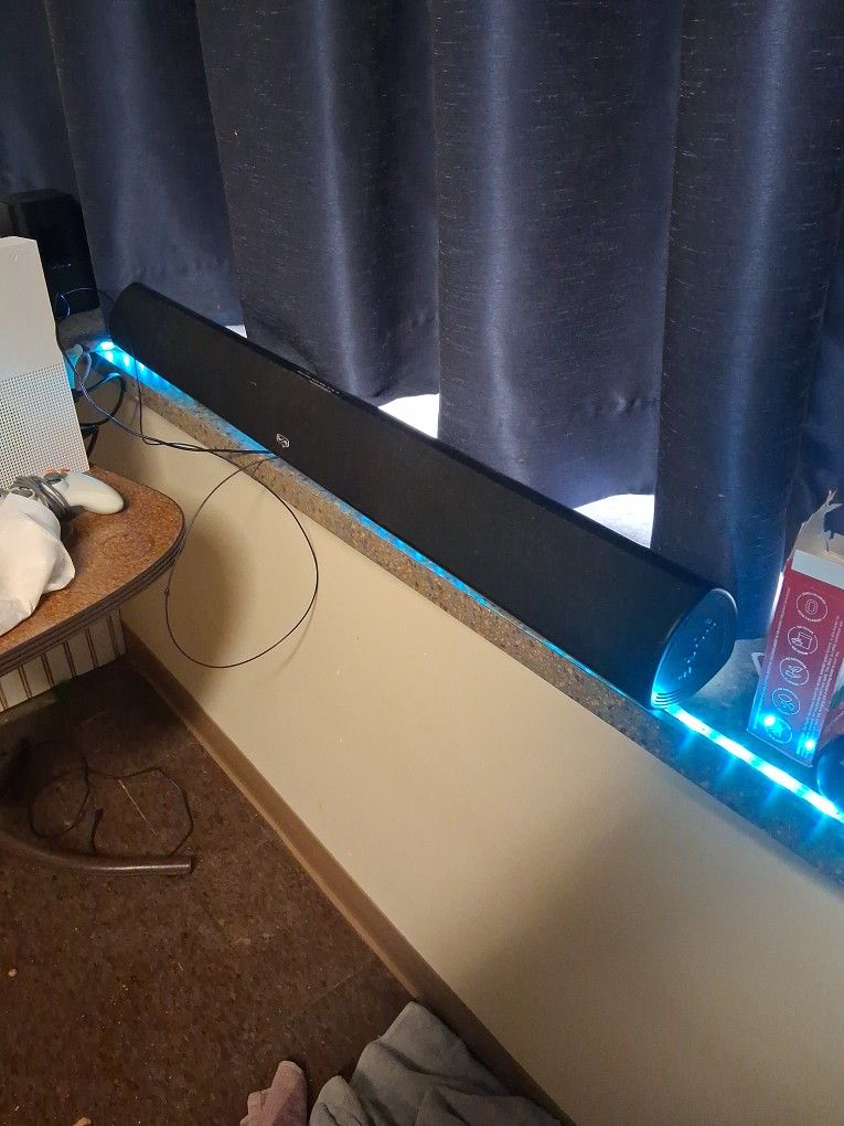 Wall MountableBluetooth Sound Bar With Optical Cord Plug In