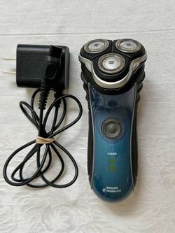 Philips Norelco 7340XL Cordless Electric Shaver