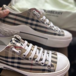 Burberry Sneakers Shoe