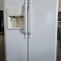 Frigidaire white Refrigerator
