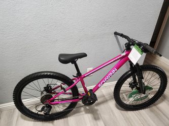 Schwinn Bike Aluminum Axum 24 8 Speed Mont Sports New Ready To Ride good condition I'm located walnut and Craig check my page