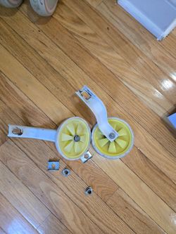 Training wheels for 12 inch kids bike