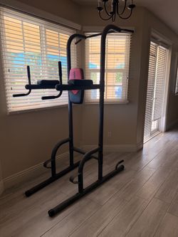 Power Tower Pull-Up Dip Station home gym bench￼