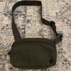 Lululemon EVERYWHERE BELT BAG *1L