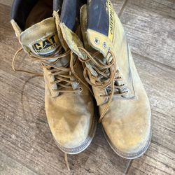 Boots 9.5  great condition