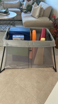 BabyBjörn Travel Crib Light
