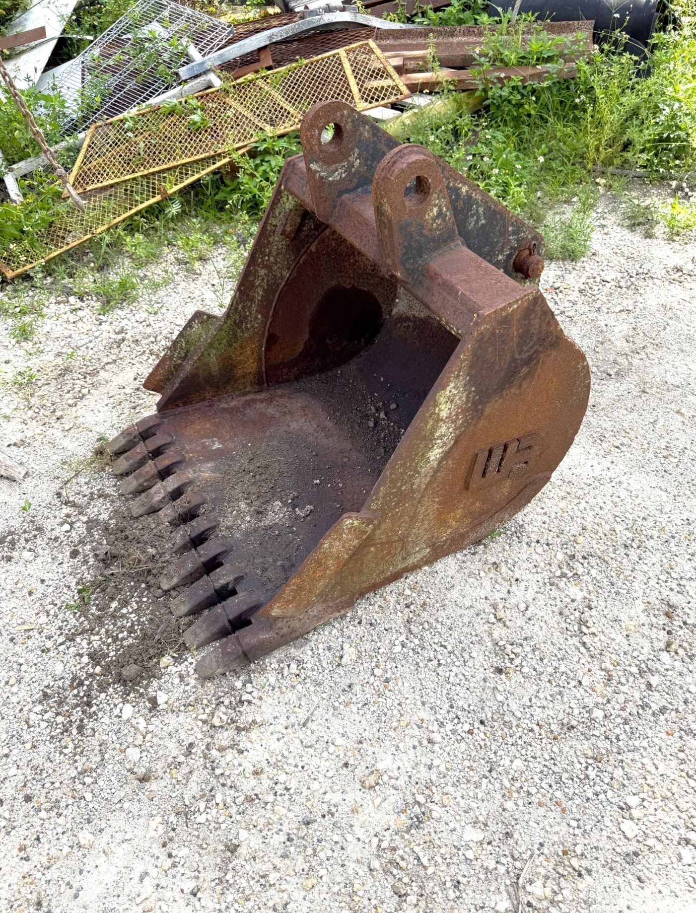 50610A9 EXCAVATOR BUCKET 30" 10 TEETH DIGGING BUCKET.