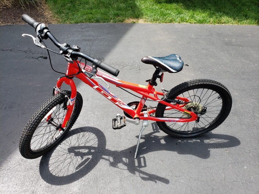 GT Stomper Prime 20" Boys Mountain Bike - Red