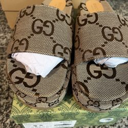 GUCCI SHOES CAMEL AND EBONY MAXI GG CANVAS PLATFORM SLIDE US 40 & 42 Sizes