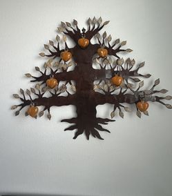 Large Metal Wall Art – Tree of Life with Glass Hearts (Handcrafted)