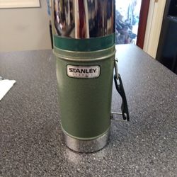 STANLY. CLASSIC. 24. OZ  WIDE MOUTH. THERMOUS   UNBREAKABLE STAINLESS STEEL