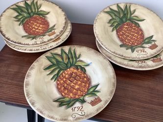 Tropical Pineapple Dinner Plates - Never Used - Tabletops Unlimited Brand