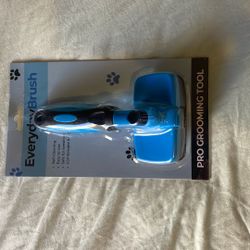 The Everyday brush -Pro Grooming Tool