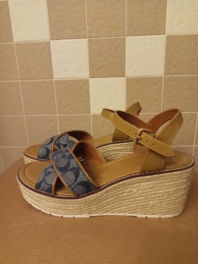 Ladies Coach Platform Sandals (Size 9 1/2)