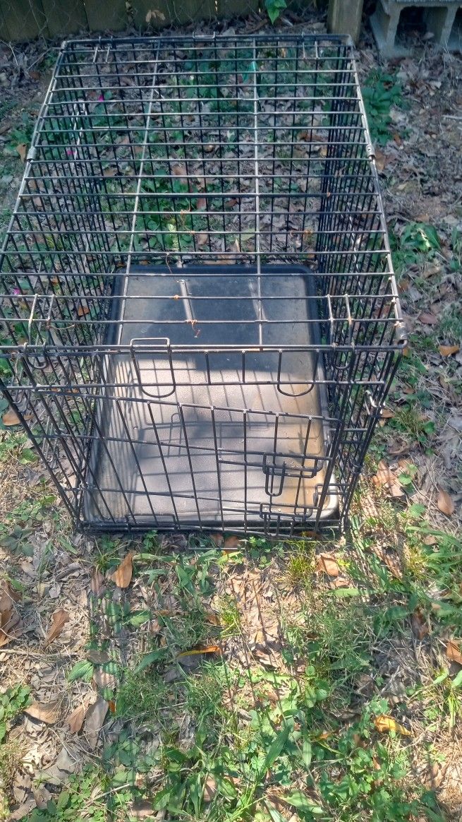 Dog Cage With Trey