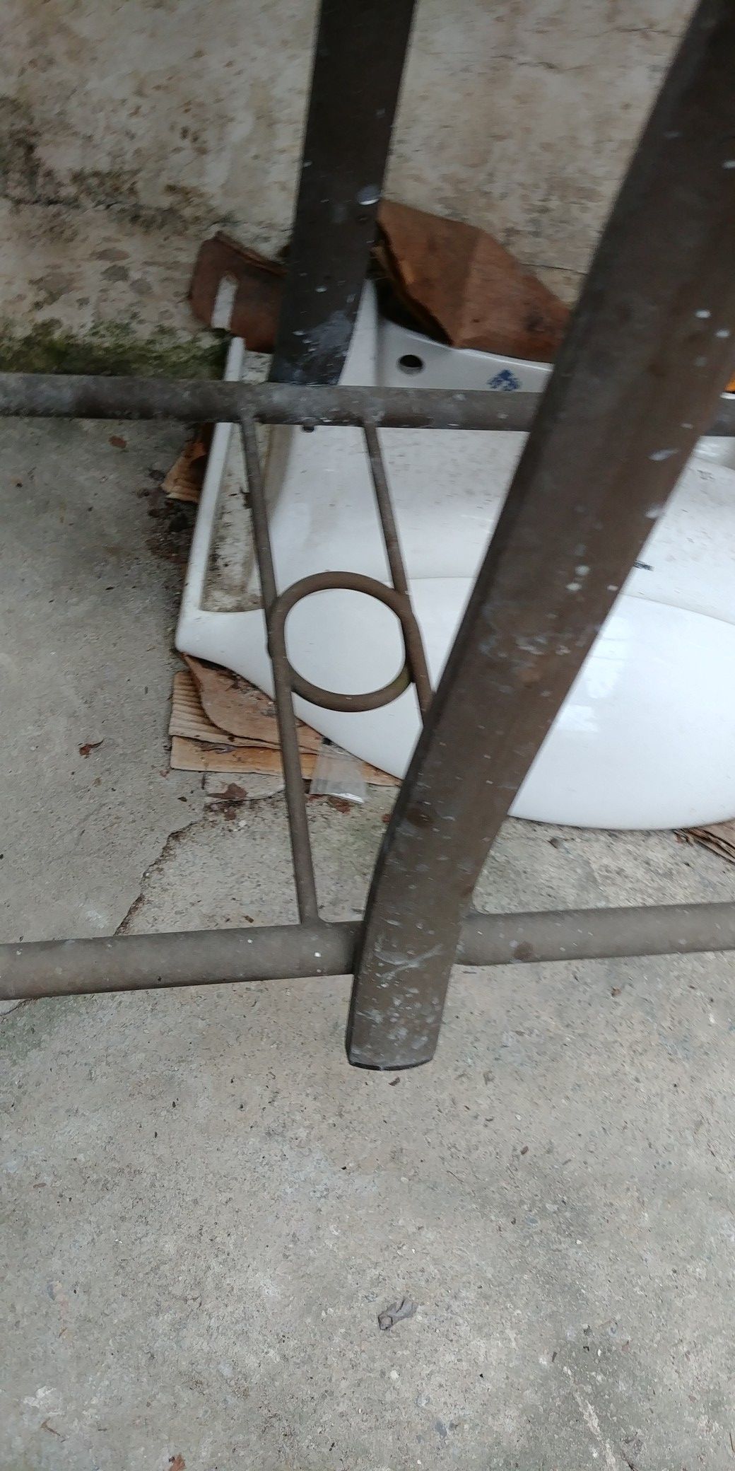 Almost new table ,patio table