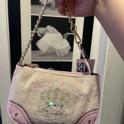 Juicy Couture Juicy Kingdom Wristlet Purse