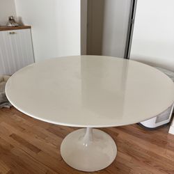 Saarinen Dining Table Replica