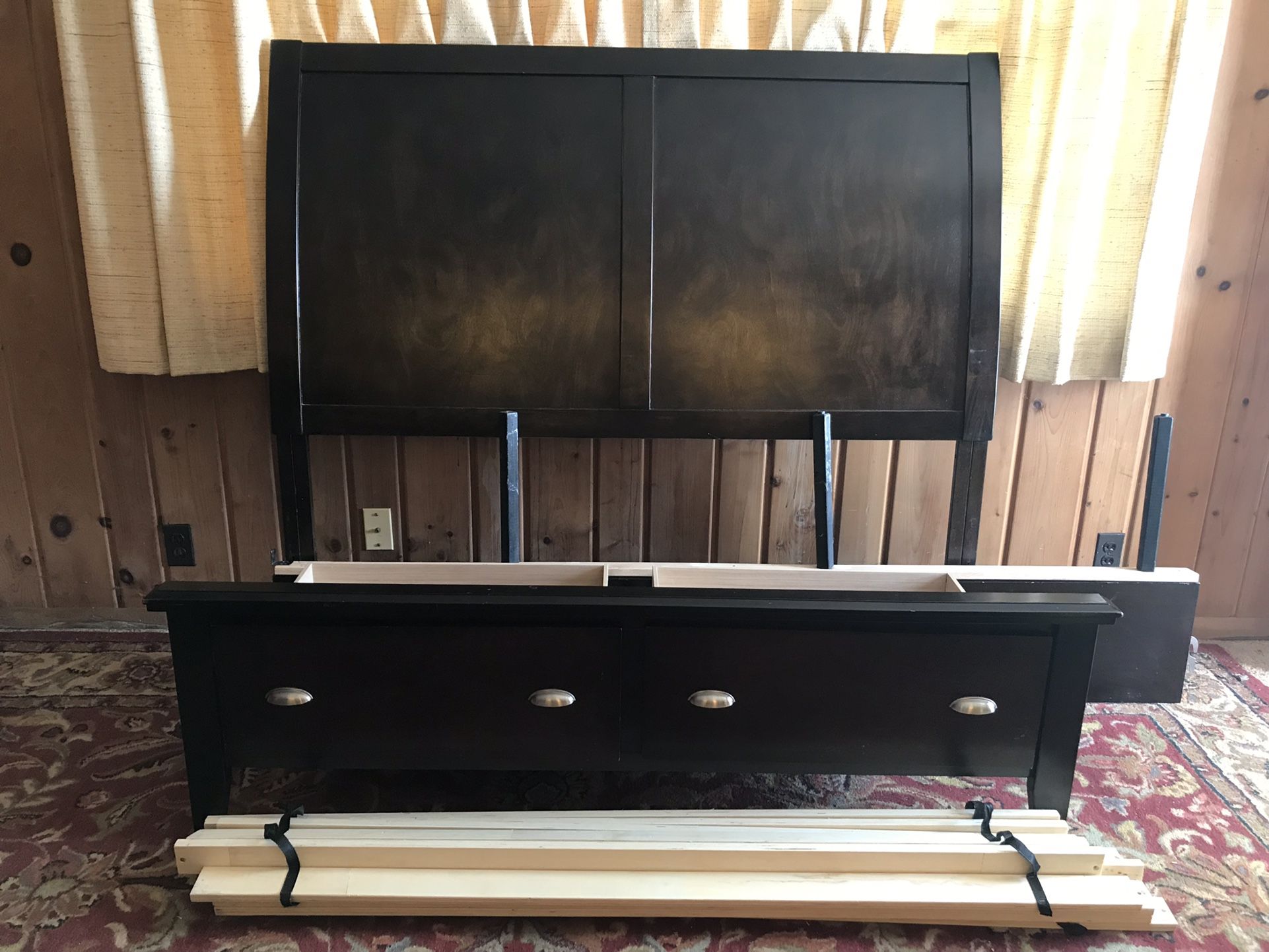 Queen Bed Set With Storage