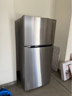 LG Refrigerator (LTCS20020S)