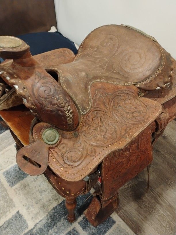 Saddle 15in