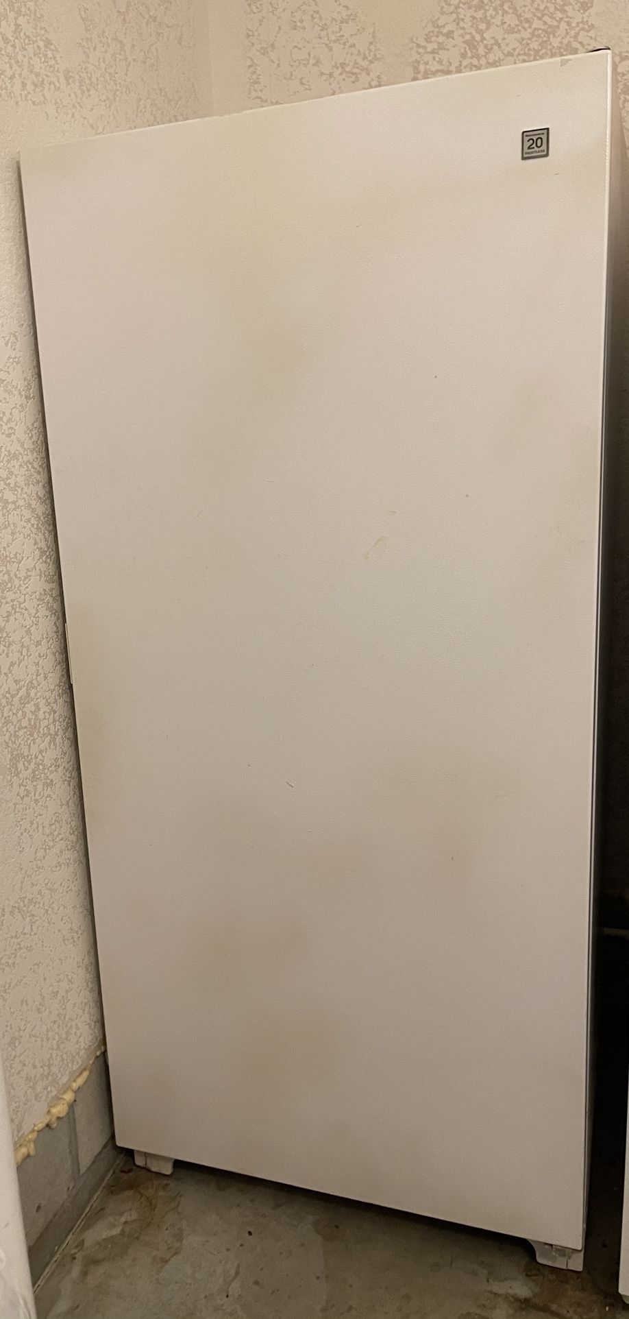 Kenmore Upright Freezer (Needs Refrigerant) for Sale in Chesapeake, VA