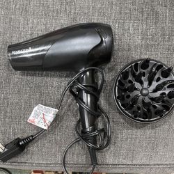 Remington Blow Dryer W/ Attachments 