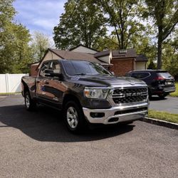 2022 Ram 1500 Big Horn Quad Cab 4X4 64 BOX